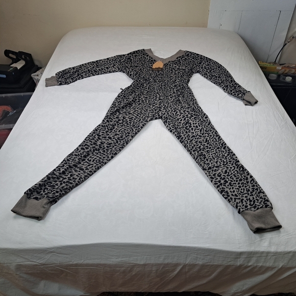 Main Strip Leopard Print Jumpsuit Womens Long Sleeve NWT Size M - Picture 7 of 7